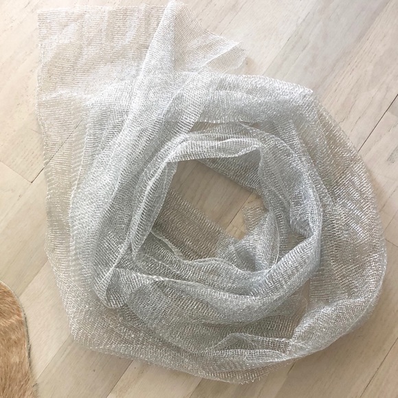 Bundle of Gold Lame Silver Netting & Wired Ribbon - Picture 3 of 16